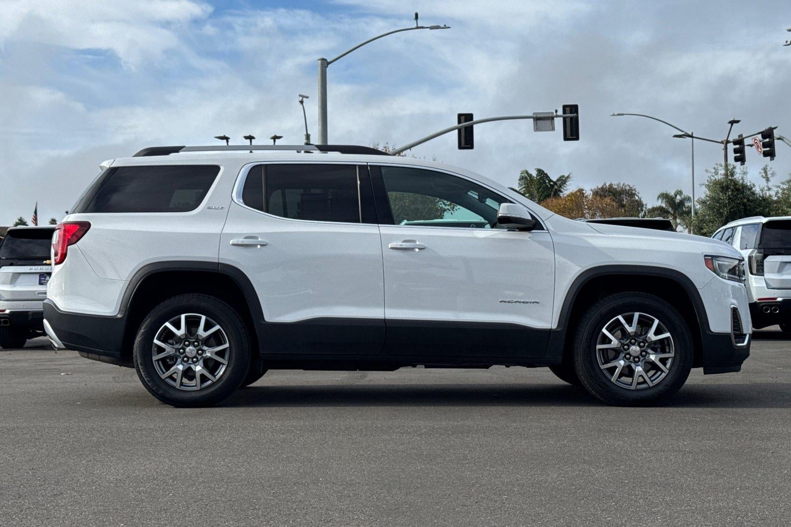 2023 GMC Acadia SLT