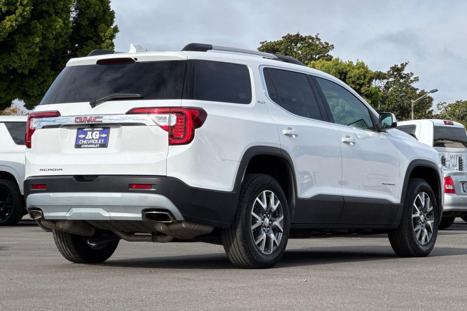 2023 GMC Acadia SLT