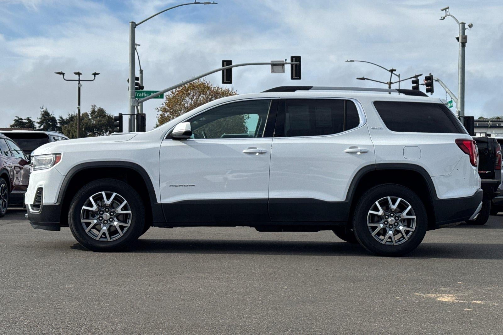 2023 GMC Acadia SLT