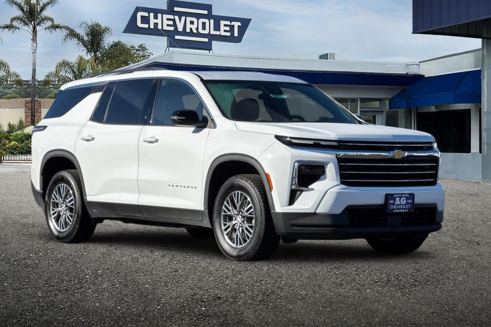 2025 Chevrolet Traverse LT