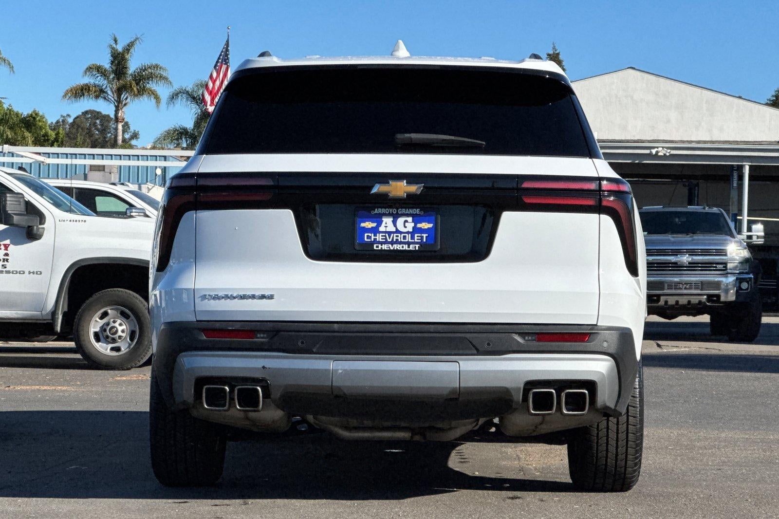 2025 Chevrolet Traverse LT