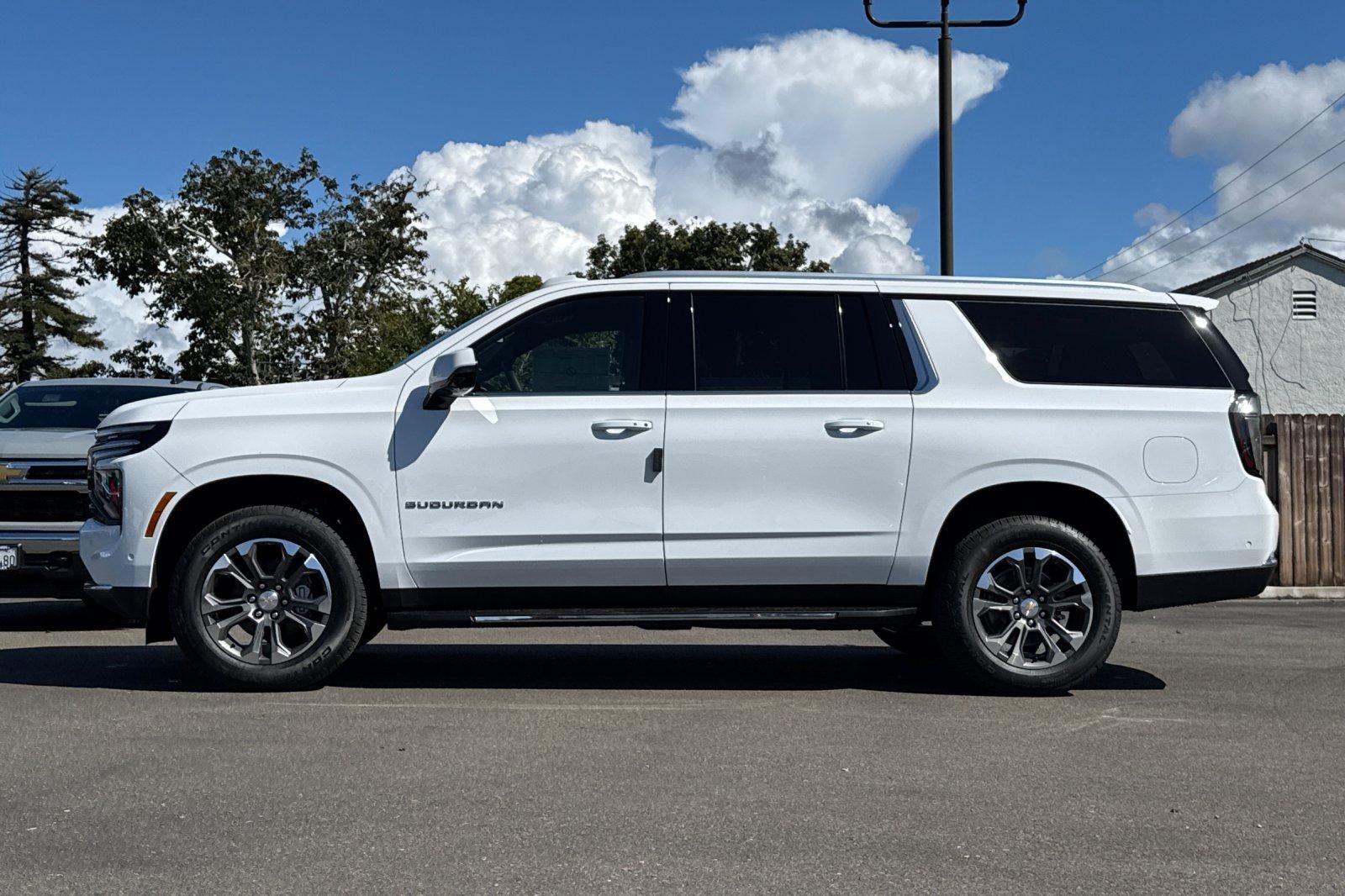 2026 Chevrolet Suburban LT