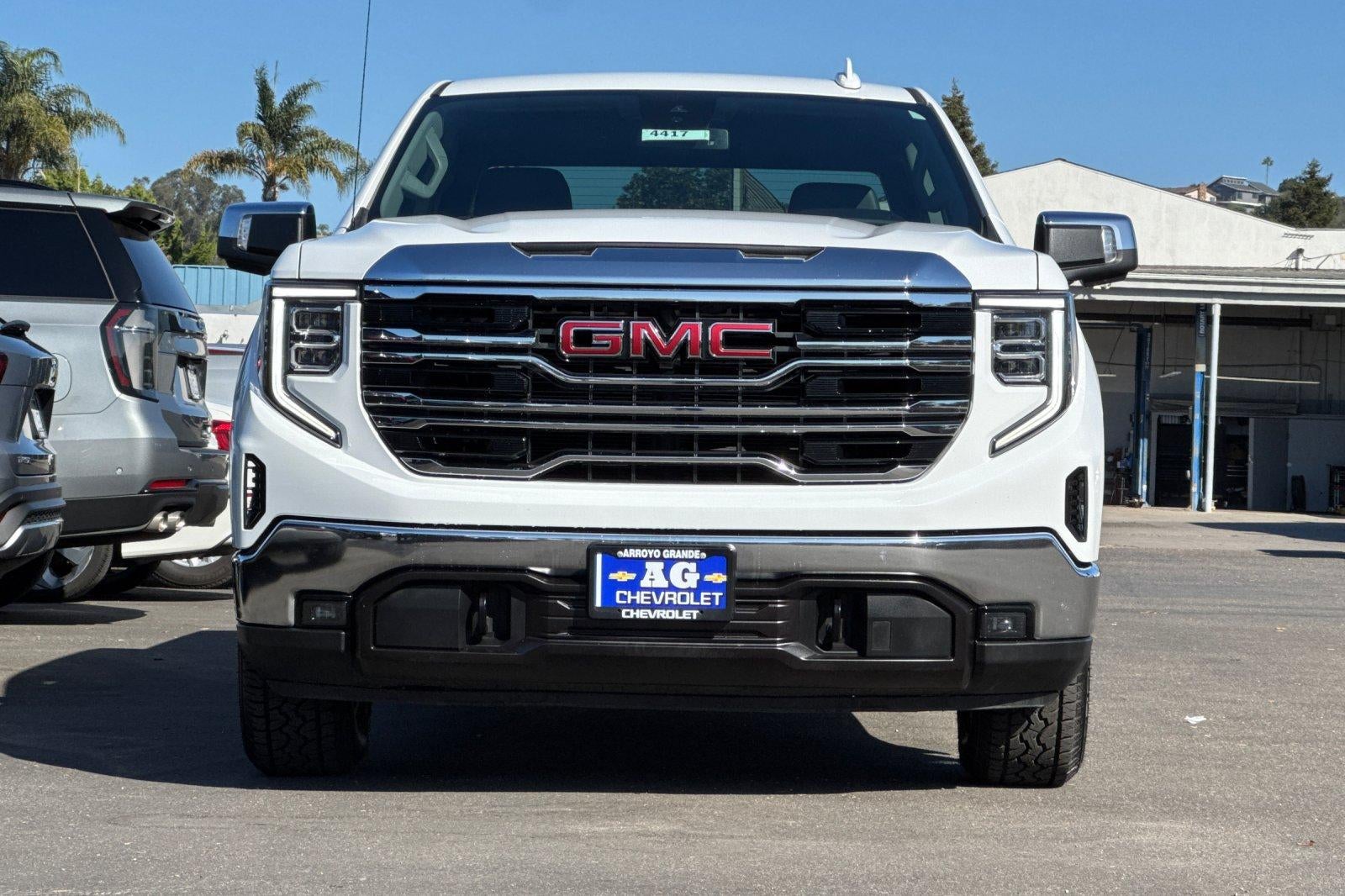 2025 GMC Sierra 1500 SLT
