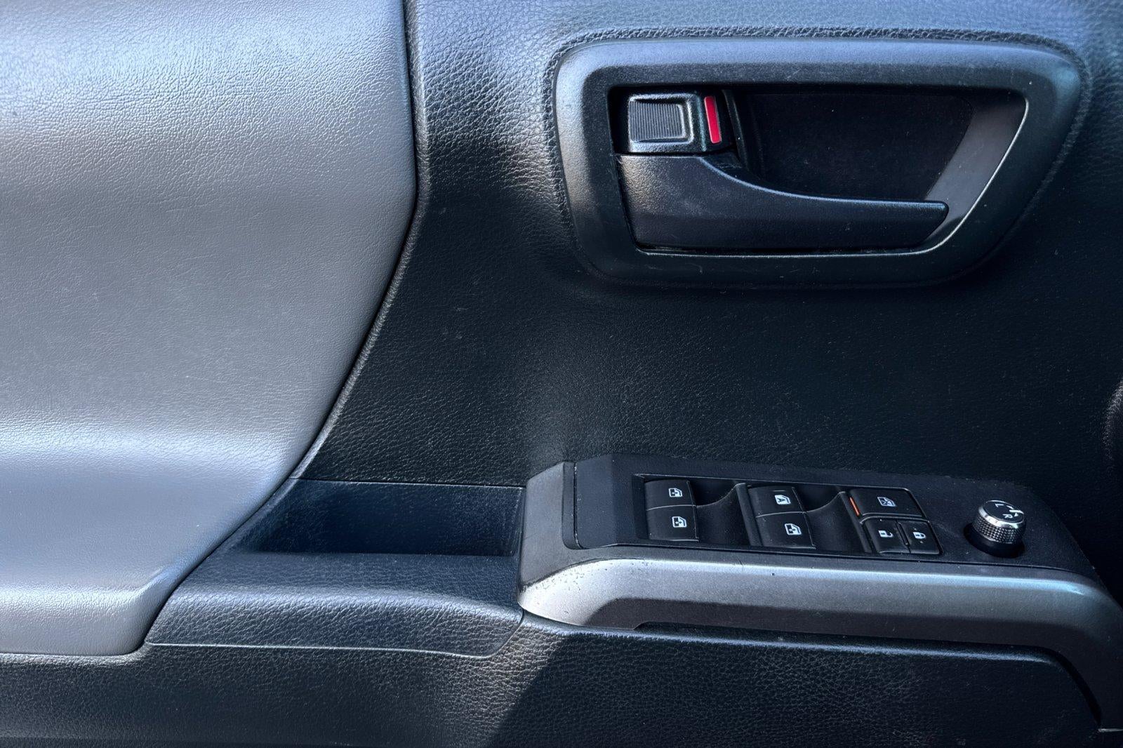 2017 Toyota Tacoma SR5