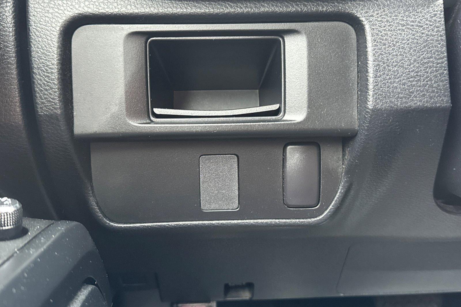 2017 Toyota Tacoma SR
