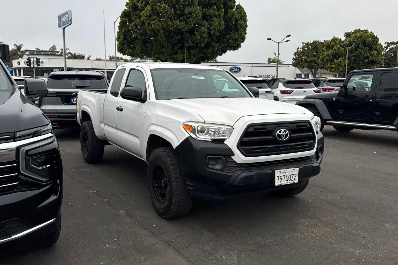 2017 Toyota Tacoma SR