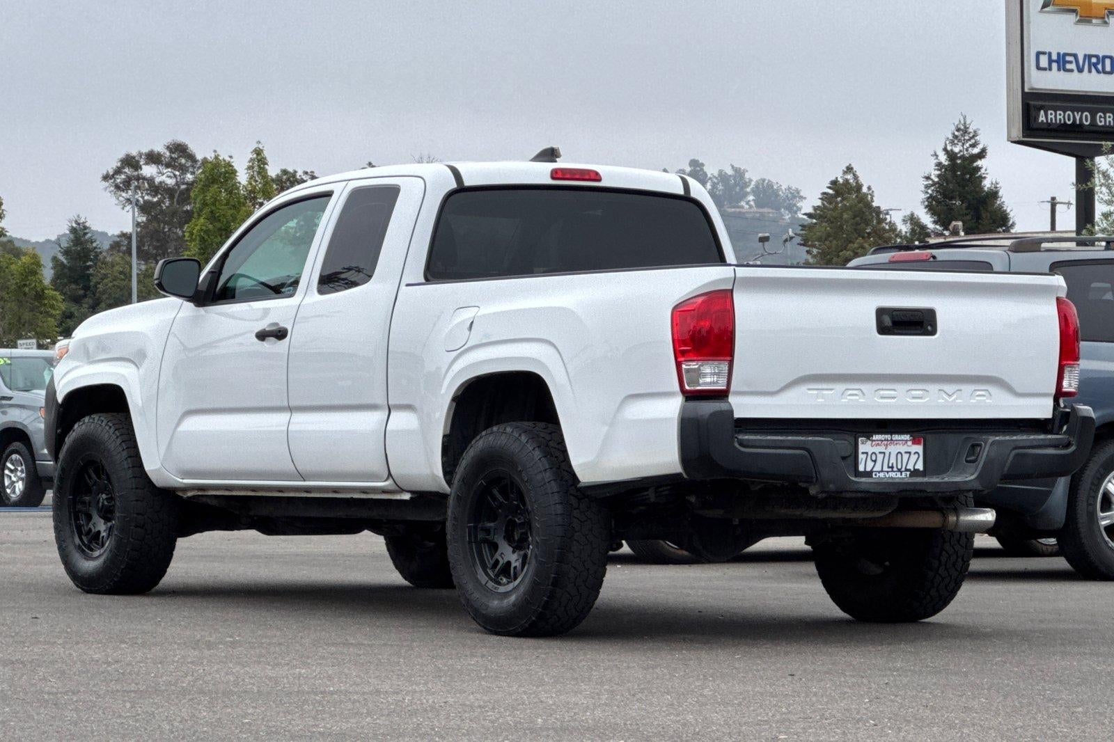 2017 Toyota Tacoma SR