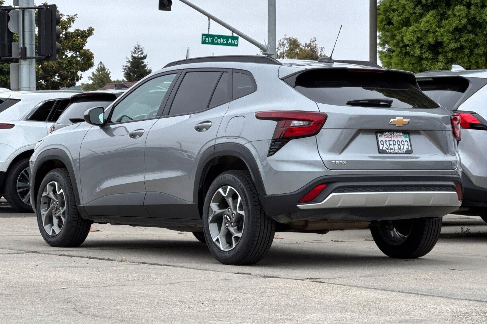2025 Chevrolet Trax LT